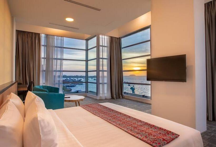 Quarto Premium, 7 Suria