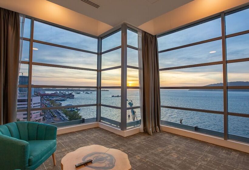 Quarto Premium, 7 Suria