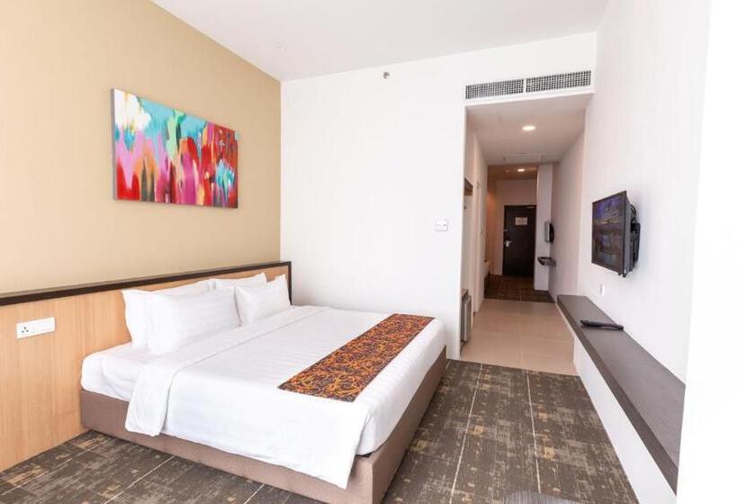 Quarto Familiar Executivo, 7 Suria