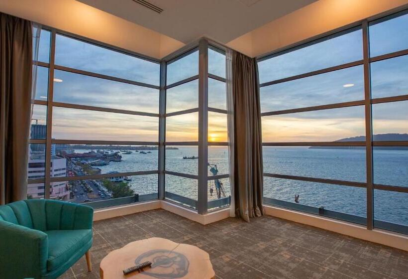 Quarto Premium, 7 Suria