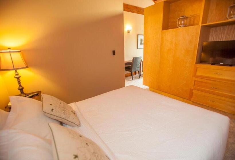 جناح مزود بجاكوزى, Timberland Inn