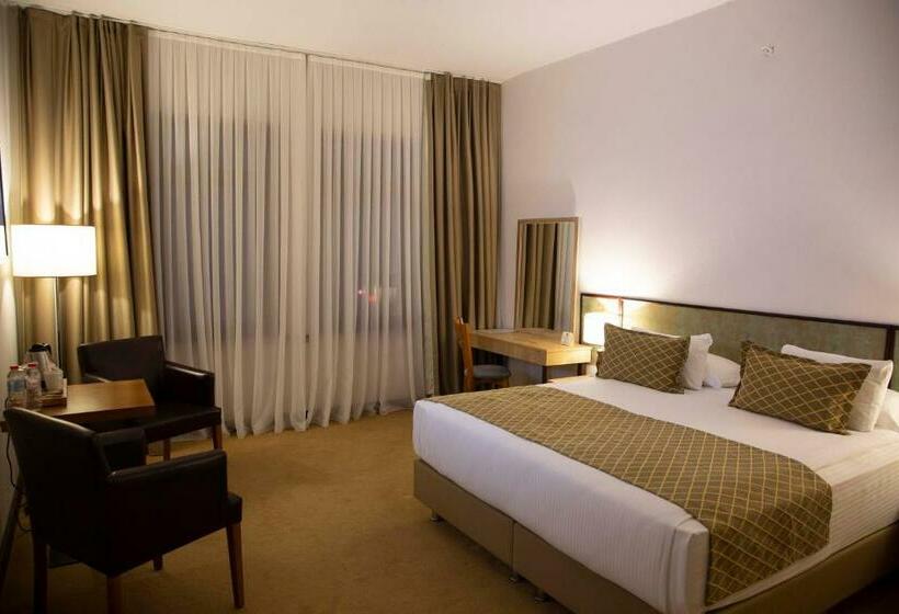 اتاق خانوادگی, Atlas