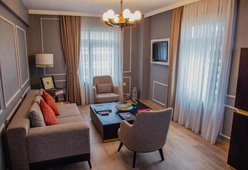 سوئیت با تخت بزرگ, Atlas