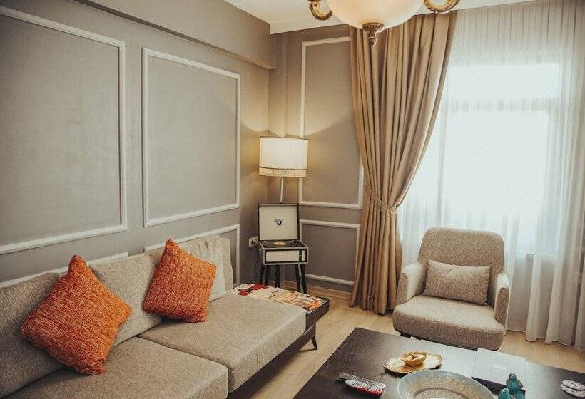 سوئیت با تخت بزرگ, Atlas