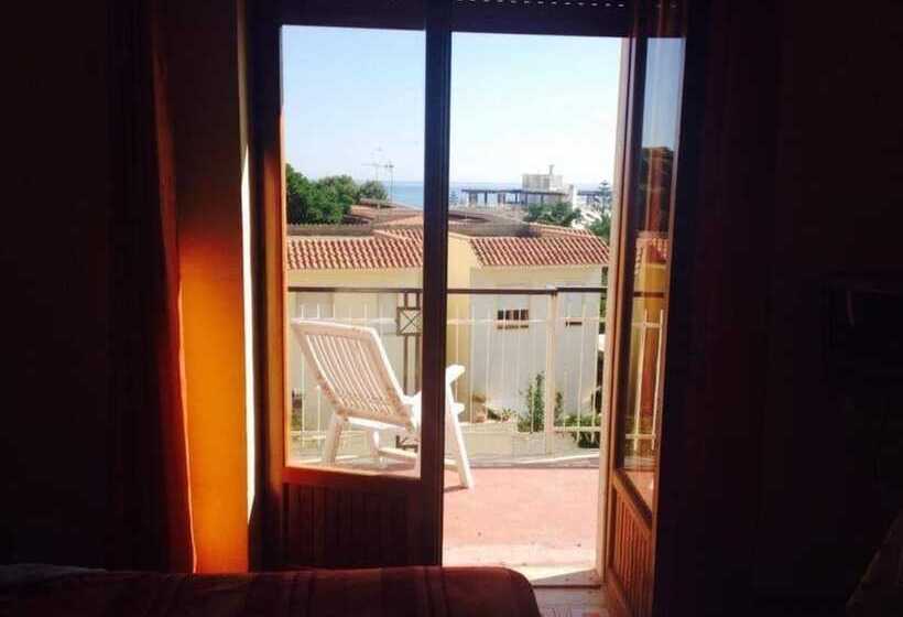 Номер Стандарт Вид на Море с Балконом, La Terrazza Sul Mar Mediterraneo