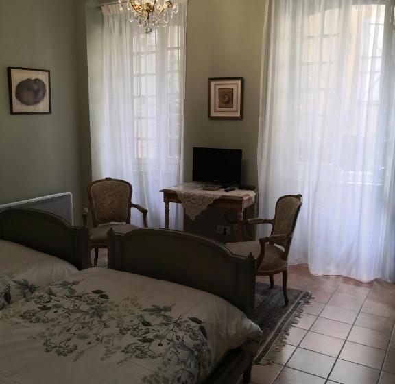 اتاق استاندارد, Les Chambres De L Horloge