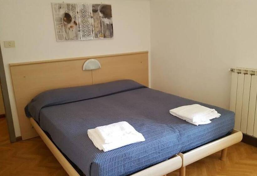 バス共有のスタンダードルーム, La Caravella