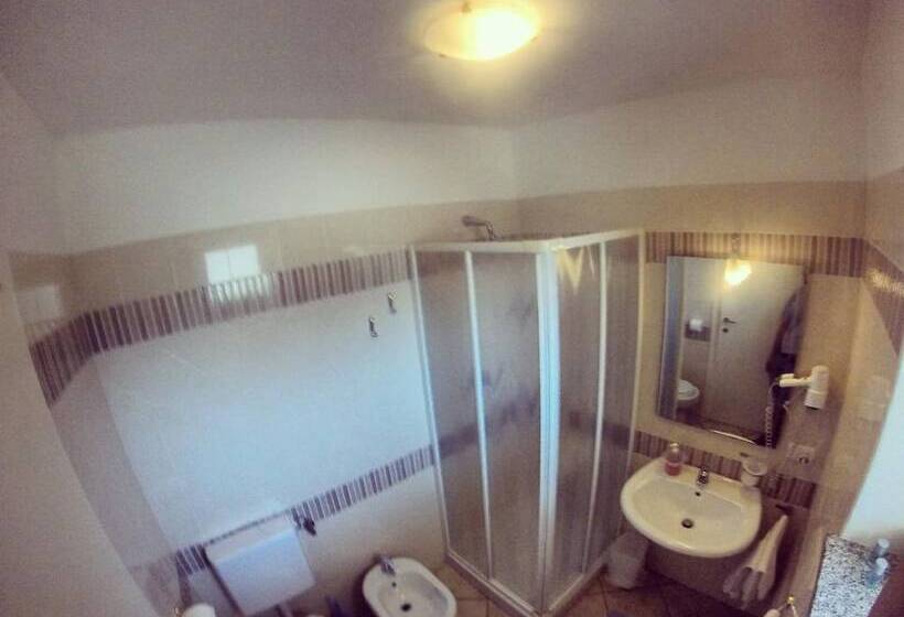 スタンダード4人部屋, La Caravella