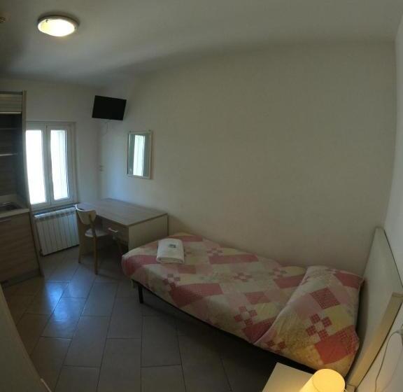 バスルーム共有のシングルスタンダード, La Caravella