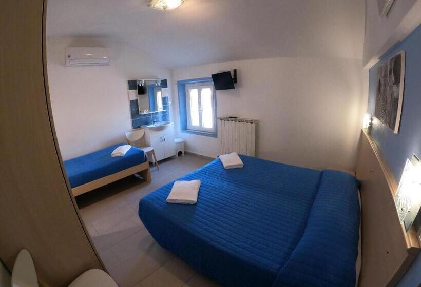 バス共有のスタンダードルーム, La Caravella