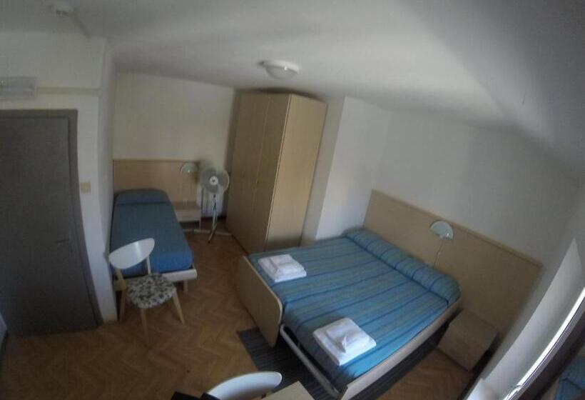 バスルーム共有のトリプルスタンダード, La Caravella