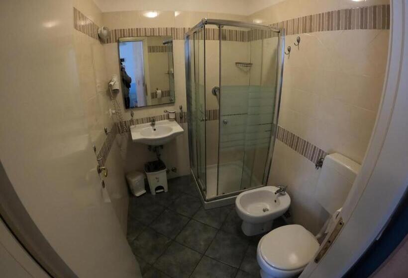 スタンダード4人部屋, La Caravella