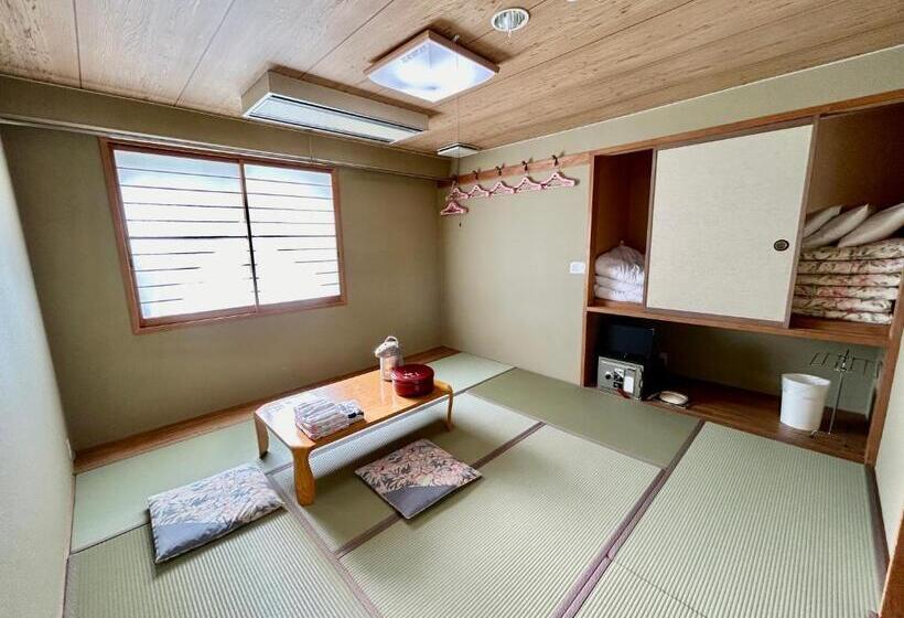 غرفة قياسية رباعية, Hakuba King