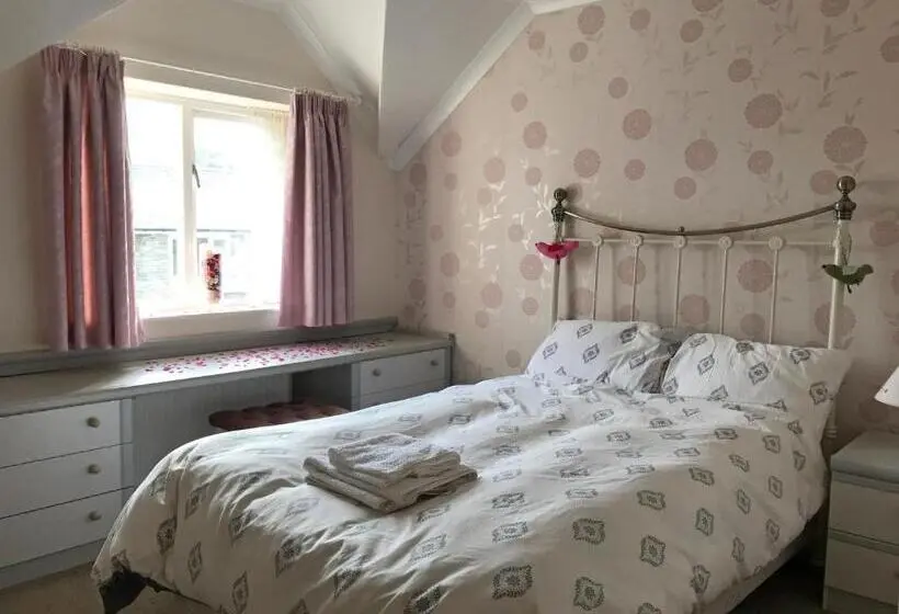 スタンダードルーム, Maesyfelin Isaf B&b