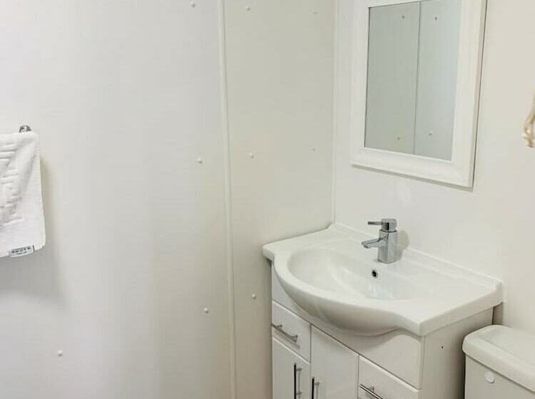 اتاق استاندارد, Four Oaks