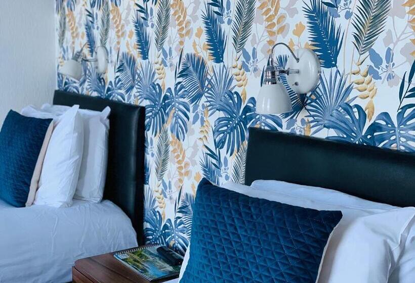 اتاق استاندارد با چشمانداز دریا, Four Oaks