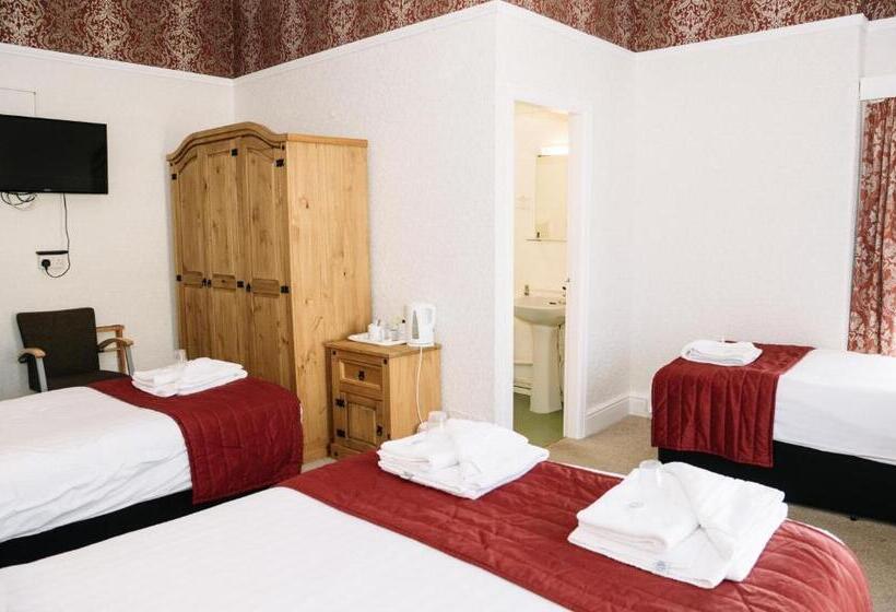 اتاق خانوادگی, Four Oaks