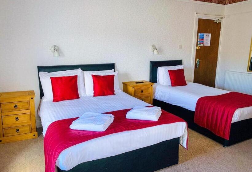 اتاق خانوادگی, Four Oaks