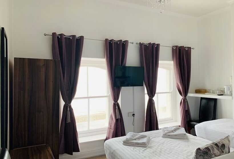 اتاق استاندارد با چشمانداز دریا, Four Oaks