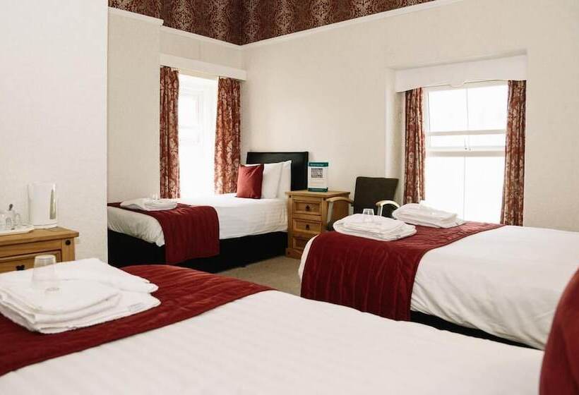 اتاق خانوادگی با چشمانداز دریا, Four Oaks