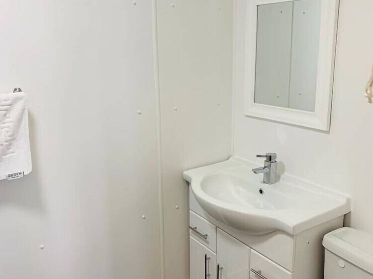 اتاق استاندارد, Four Oaks