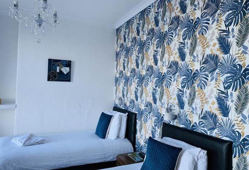 اتاق استاندارد با چشمانداز دریا, Four Oaks