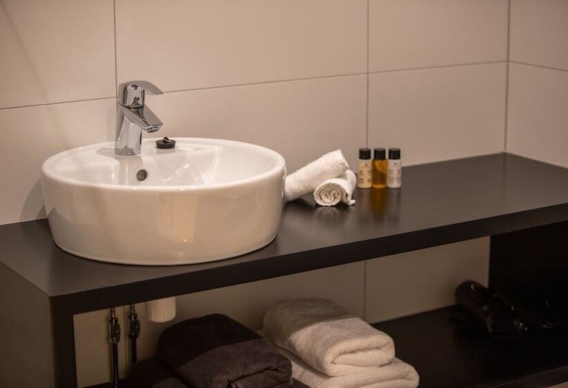 חדר משפחתי, L Syfabriken