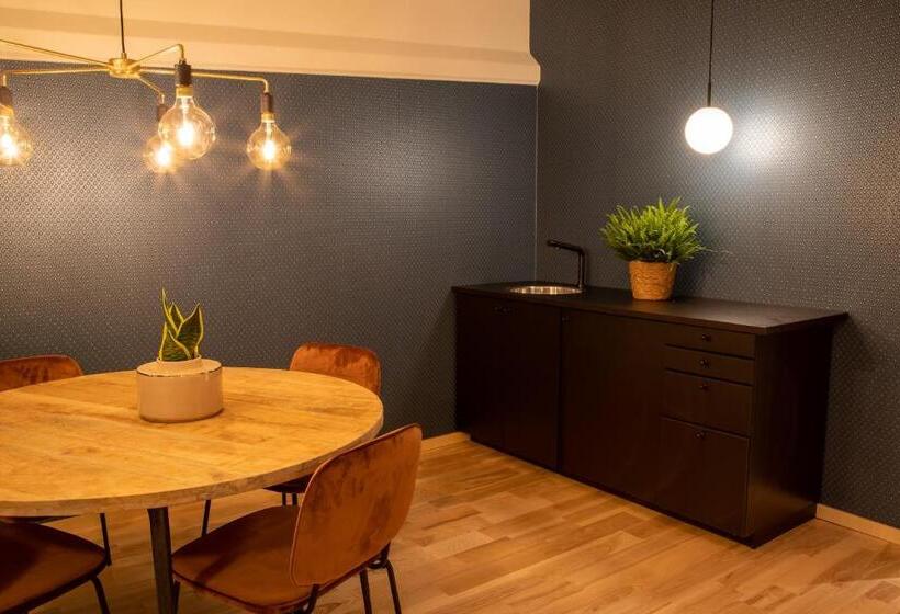 חדר משפחתי, L Syfabriken