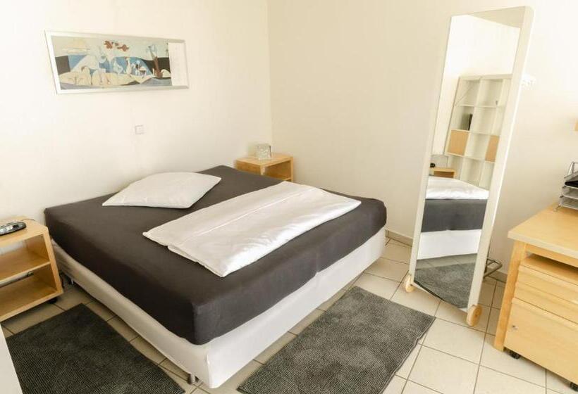 スタンダードスタジオ, Boarding Potsdam