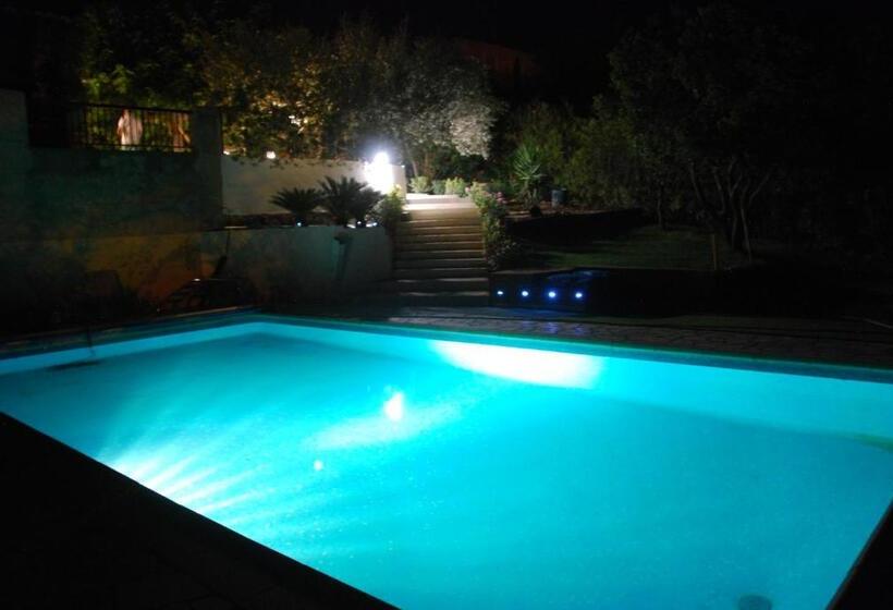 Номер Стандарт Вид на Сад, La Calanque Du Boucharel