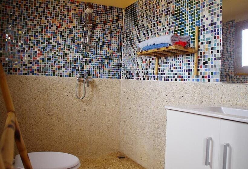 اتاق استاندارد سه نفره, Mimosa Airport