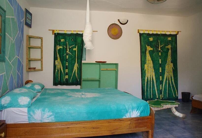 اتاق استاندارد سه نفره, Mimosa Airport