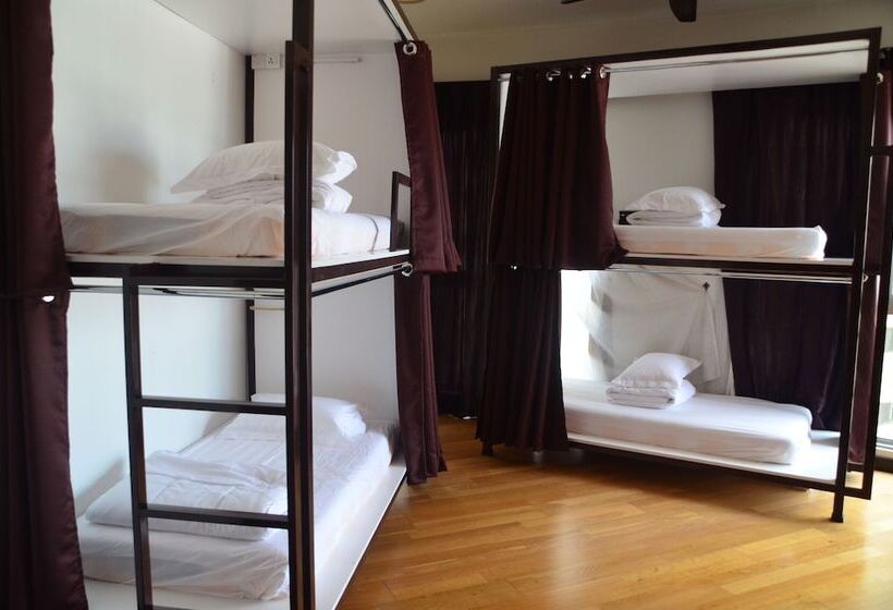 מיטה בחדר משותף, Kl Skyline Hostel & Rooftop Infinity Sky Pool