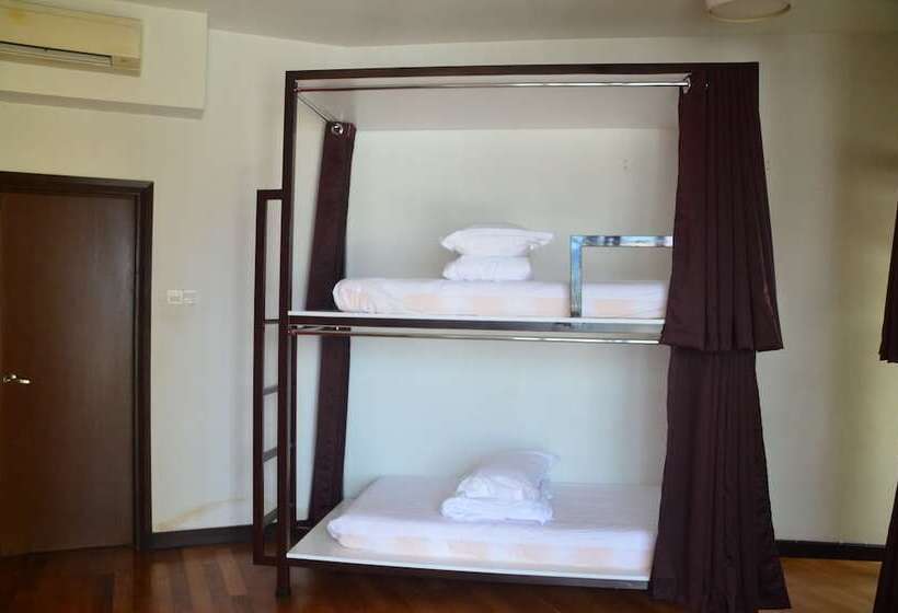 מיטה בחדר משותף, Kl Skyline Hostel & Rooftop Infinity Sky Pool