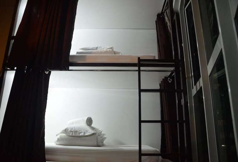 מיטה בחדר משותף, Kl Skyline Hostel & Rooftop Infinity Sky Pool