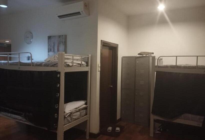 מיטה בחדר משותף, Kl Skyline Hostel & Rooftop Infinity Sky Pool