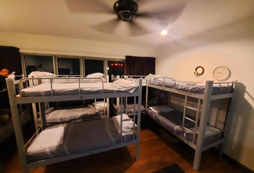 מיטה בחדר משותף, Kl Skyline Hostel & Rooftop Infinity Sky Pool