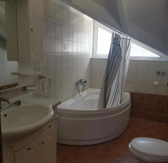 Chambre Quadruple Classique, Villa Lithitsa