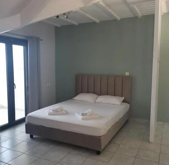 Chambre Quadruple Classique, Villa Lithitsa