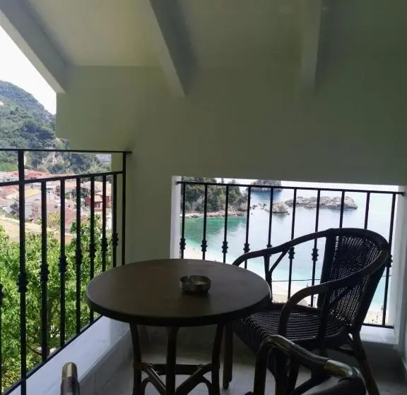 Chambre Triple Basique, Villa Lithitsa