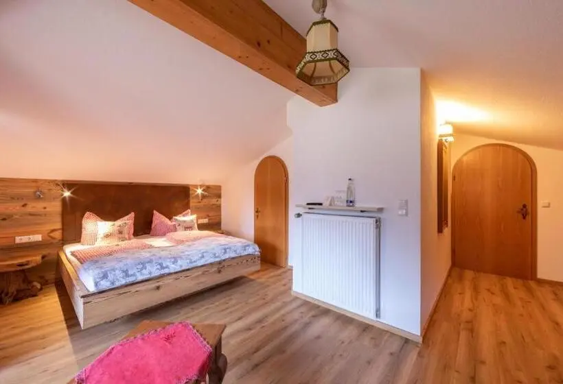 3-Bett-Standardzimmer, Alpenhotel Bergzauber