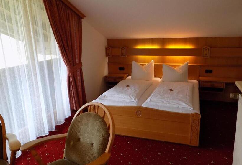 스탠다드 트리플 룸, Alpenhotel Bergzauber