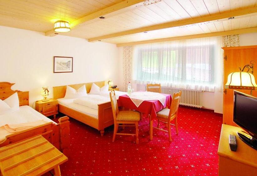 스탠다드 트리플 룸, Alpenhotel Bergzauber