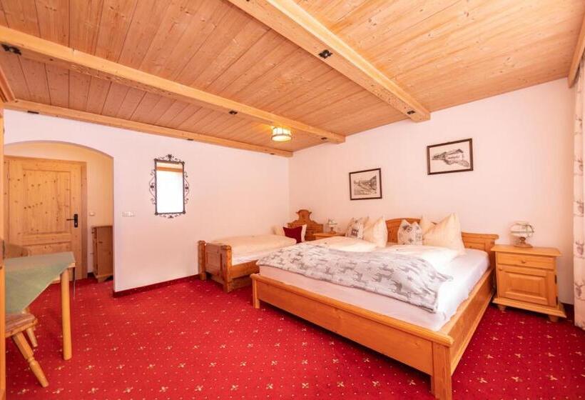 스탠다드 트리플 룸, Alpenhotel Bergzauber