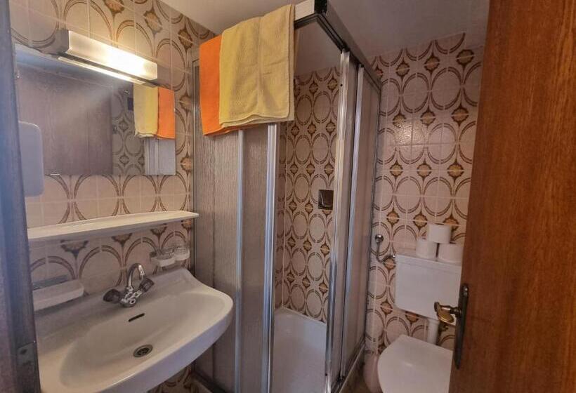 غرفة قياسية مزوَّدة بشُرفة, Pension Kaiserer