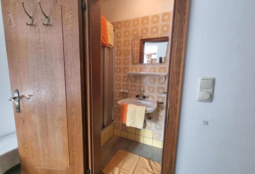 غرفة قياسية مزوَّدة بشُرفة, Pension Kaiserer