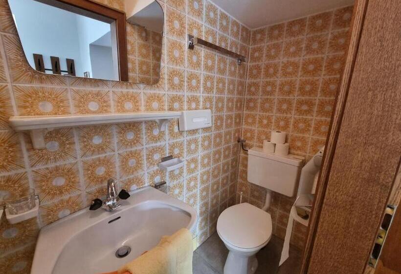 غرفة قياسية مزوَّدة بشُرفة, Pension Kaiserer