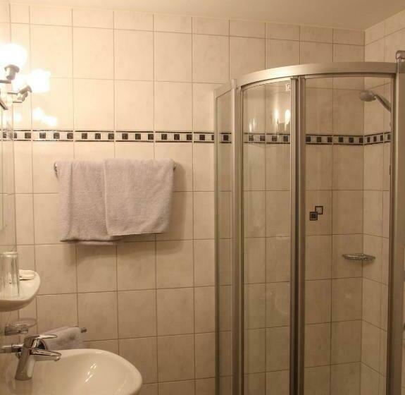 스탠다드 싱글 룸, Schwarzer Adler