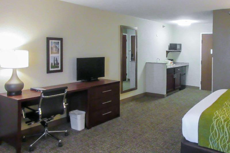 스위트 킹사이즈 침대, Comfort Inn & Suites Pueblo