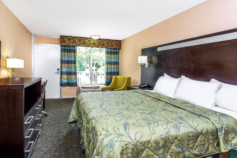 اتاق پرمیوم, Holiday Inn Denver East, An Ihg